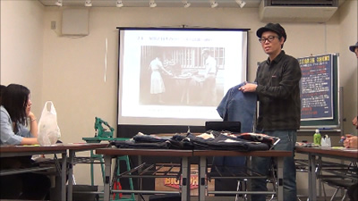 ジーンズ講座には日本最初の国産ジーンズ会社・ビッグジョンの永井さんが日本のジーンズの歴史からデザインまで興味深く紹介。戦後、アメリカのジーンズを日本人に合うようにリメイクした、現存する最古の貴重なジーンズ（写真）なども紹介いただきました。