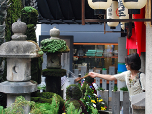 Hozenji Yokocho Street